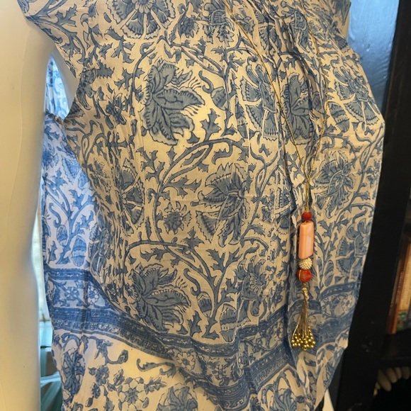 Alicia Bell Top - Picture 2 of 3